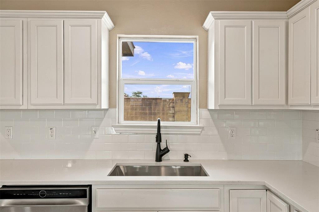 808 Chateau Court Property Photo 12