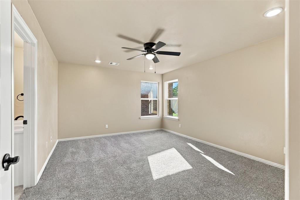 808 Chateau Court Property Photo 14
