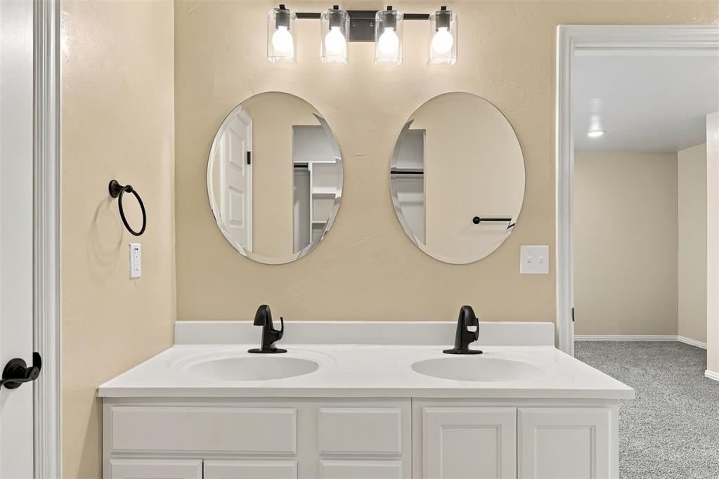 808 Chateau Court Property Photo 18