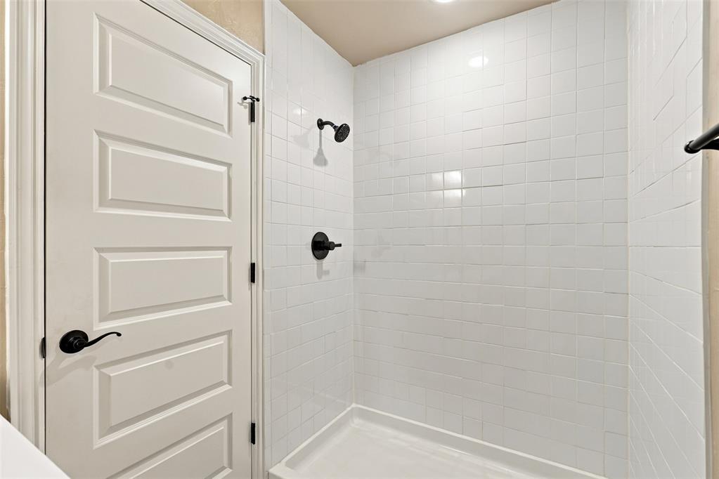 808 Chateau Court Property Photo 19