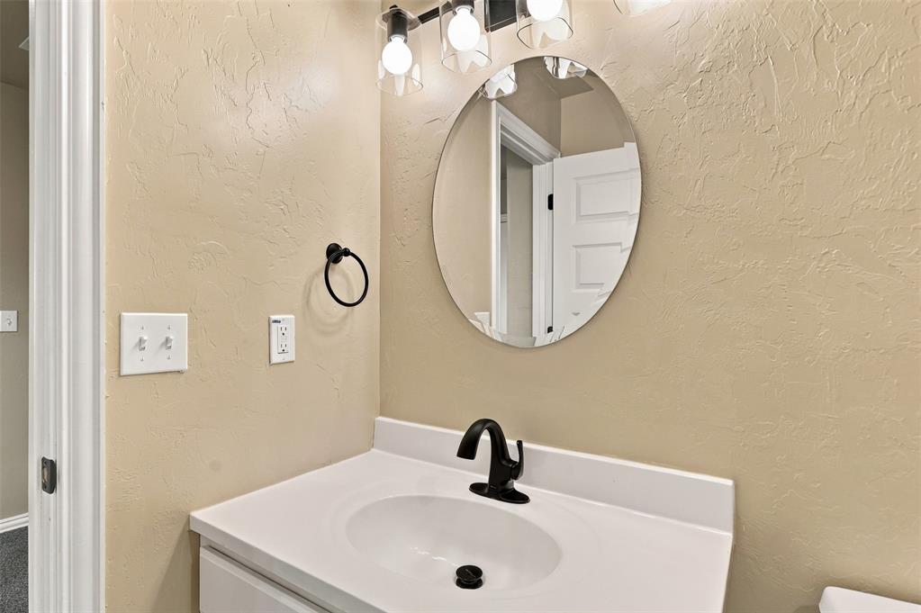 808 Chateau Court Property Photo 23