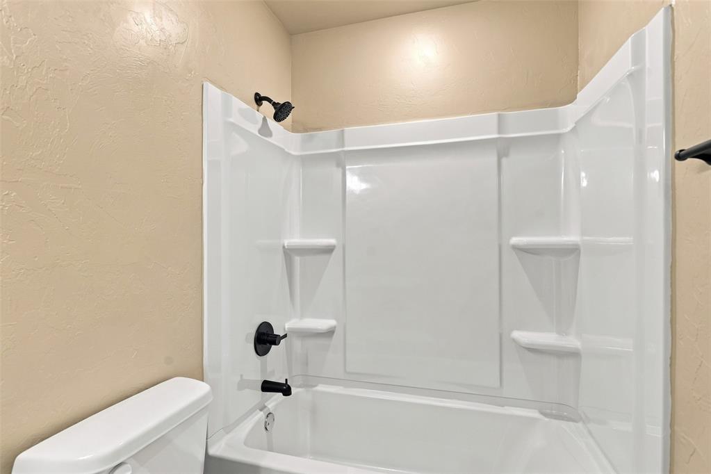 808 Chateau Court Property Photo 24