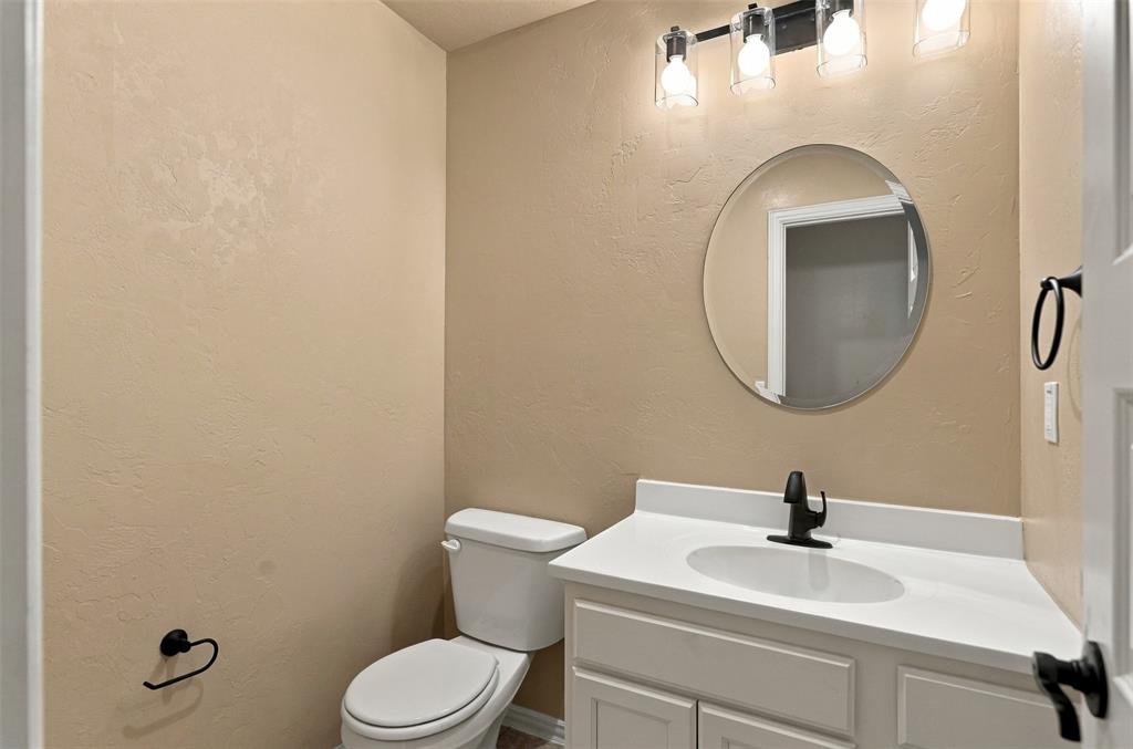 808 Chateau Court Property Photo 27