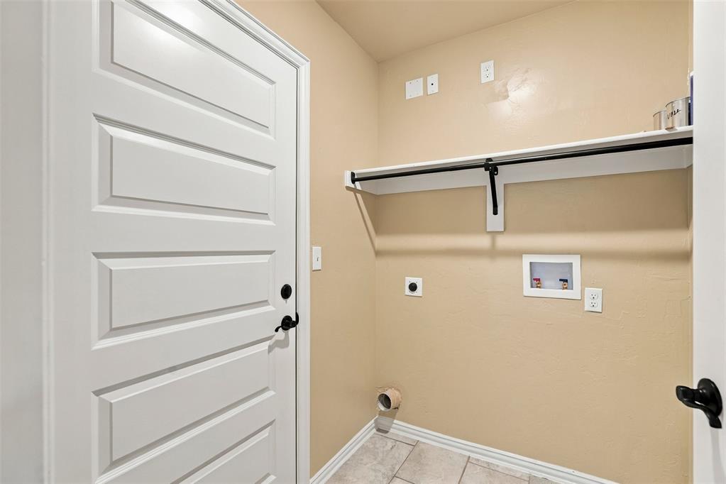 808 Chateau Court Property Photo 29