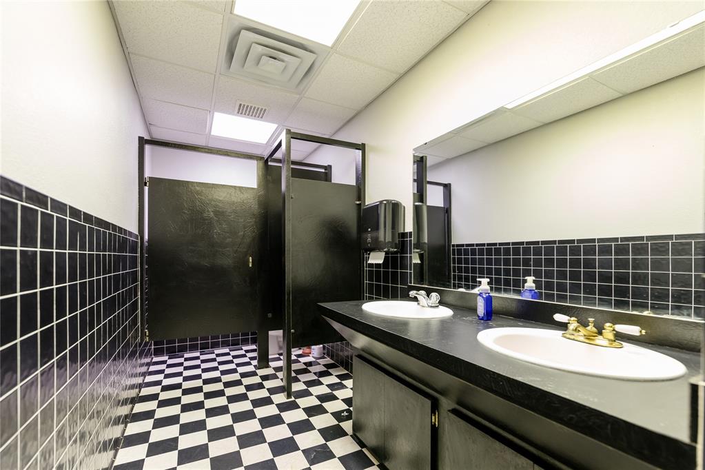 1307 N Glenn English Street Property Photo 27