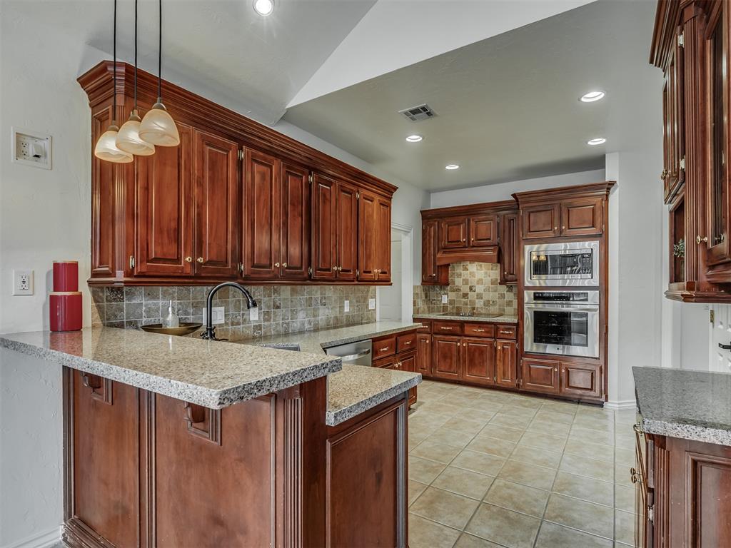204 Ainsley Court Property Photo 14