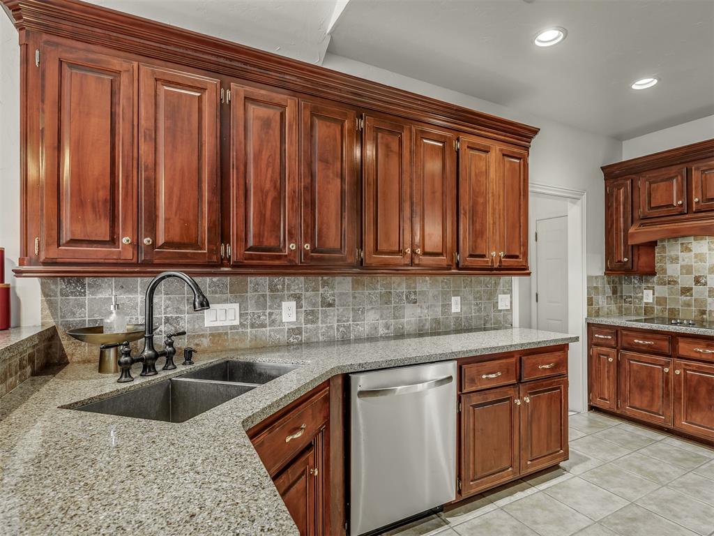 204 Ainsley Court Property Photo 16