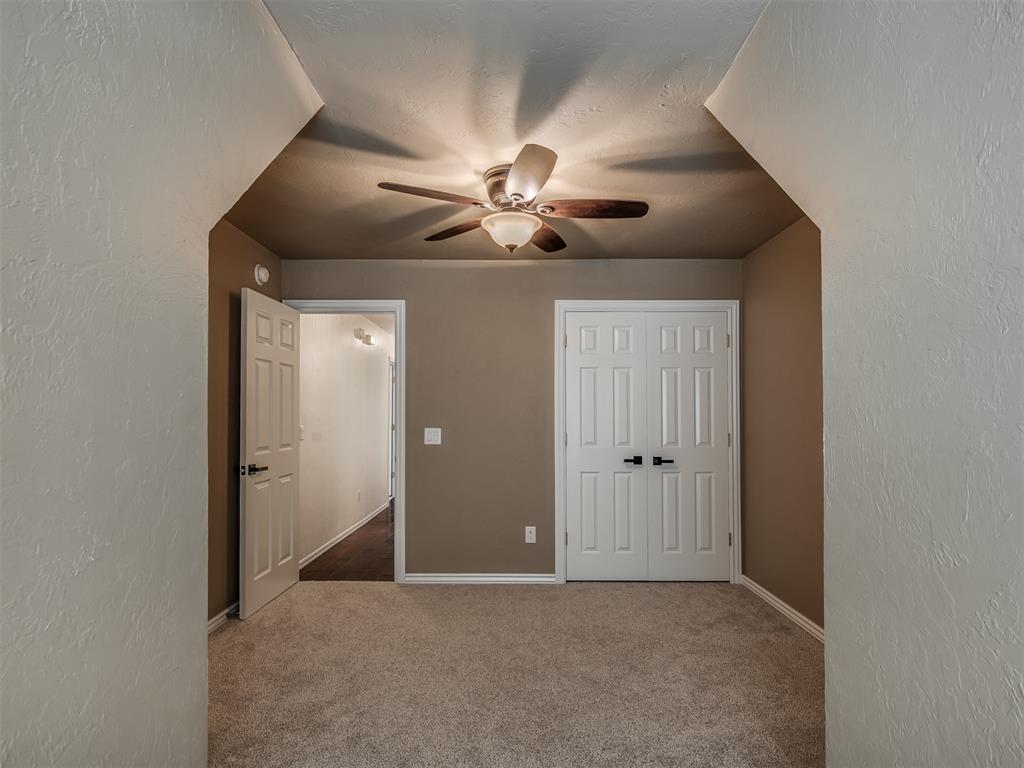 204 Ainsley Court Property Photo 32