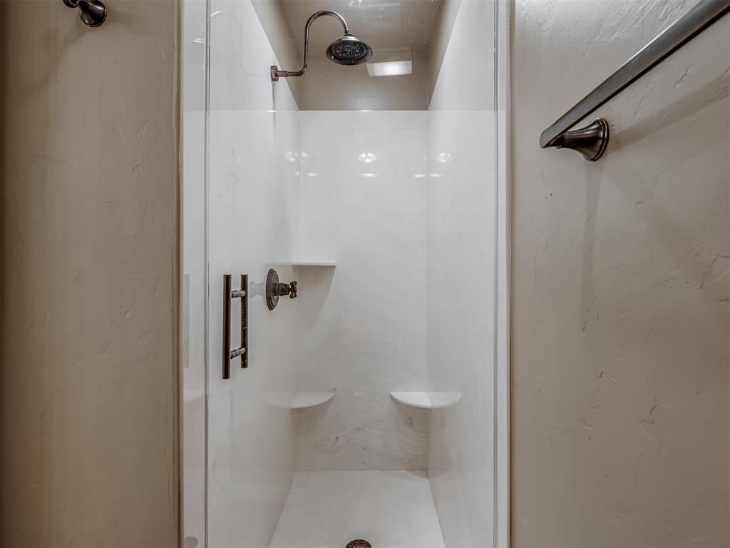 204 Ainsley Court Property Photo 34