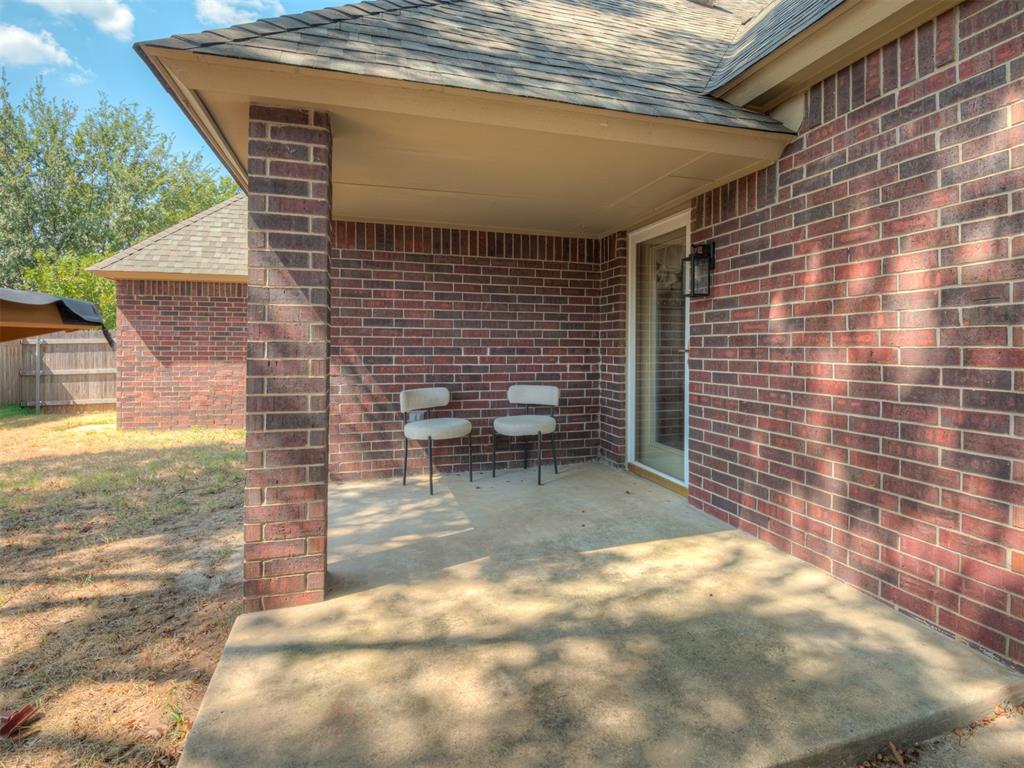 204 Ainsley Court Property Photo 35
