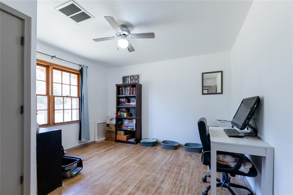 409 S Cedar Avenue Property Photo 10