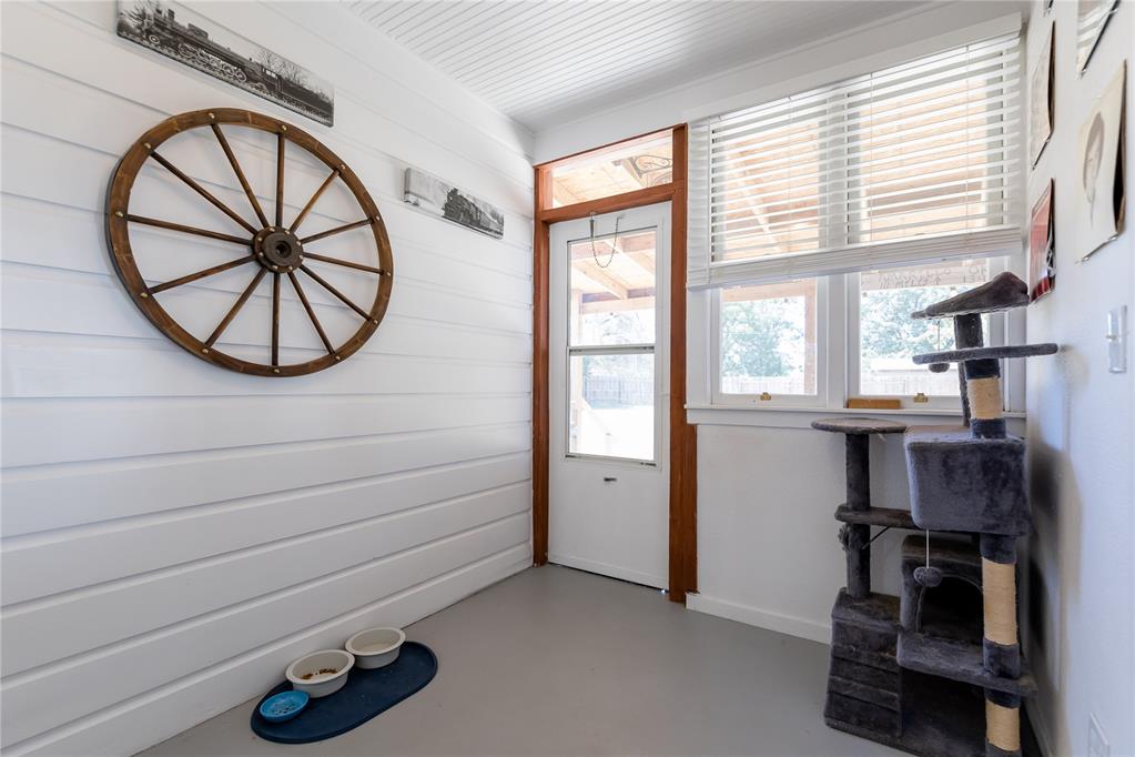 409 S Cedar Avenue Property Photo 15