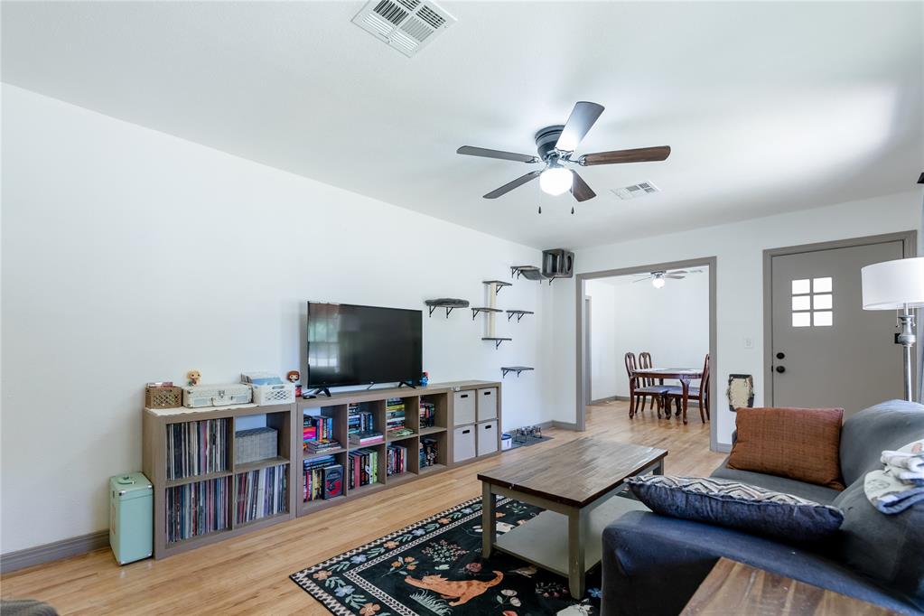 409 S Cedar Avenue Property Photo 16