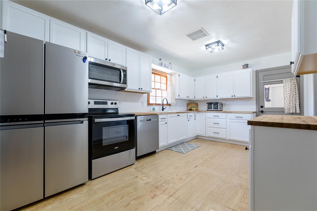 409 S Cedar Avenue Property Photo 18