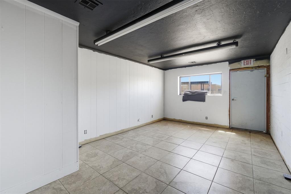 101 E 20th Street Property Photo 12