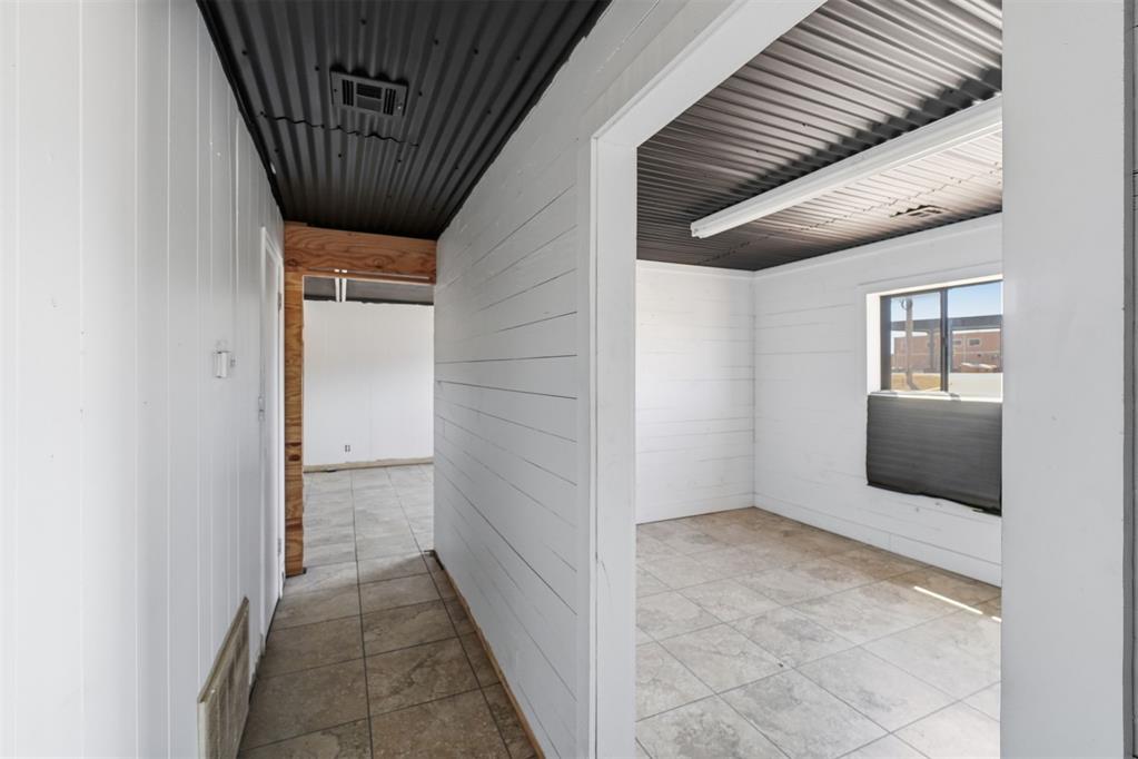 101 E 20th Street Property Photo 14
