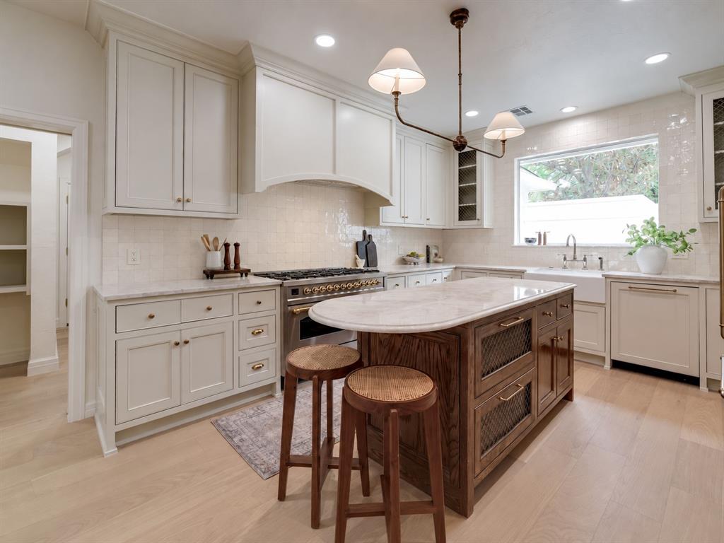 1409 Glenbrook Terrace Property Photo 12