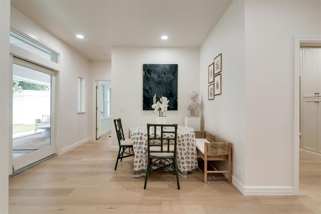 1409 Glenbrook Terrace Property Photo 17