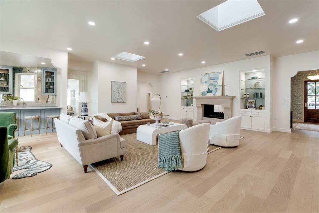 1409 Glenbrook Terrace Property Photo 19