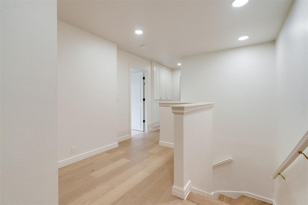 1409 Glenbrook Terrace Property Photo 44