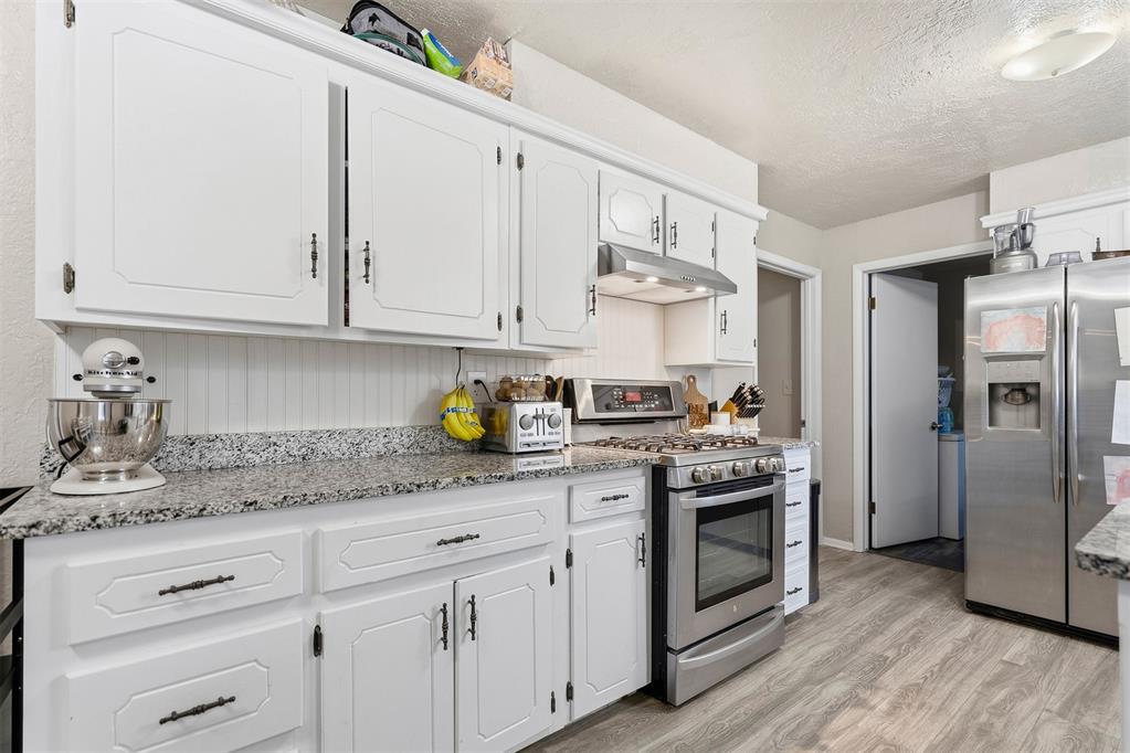 302 W E Street Property Photo 8