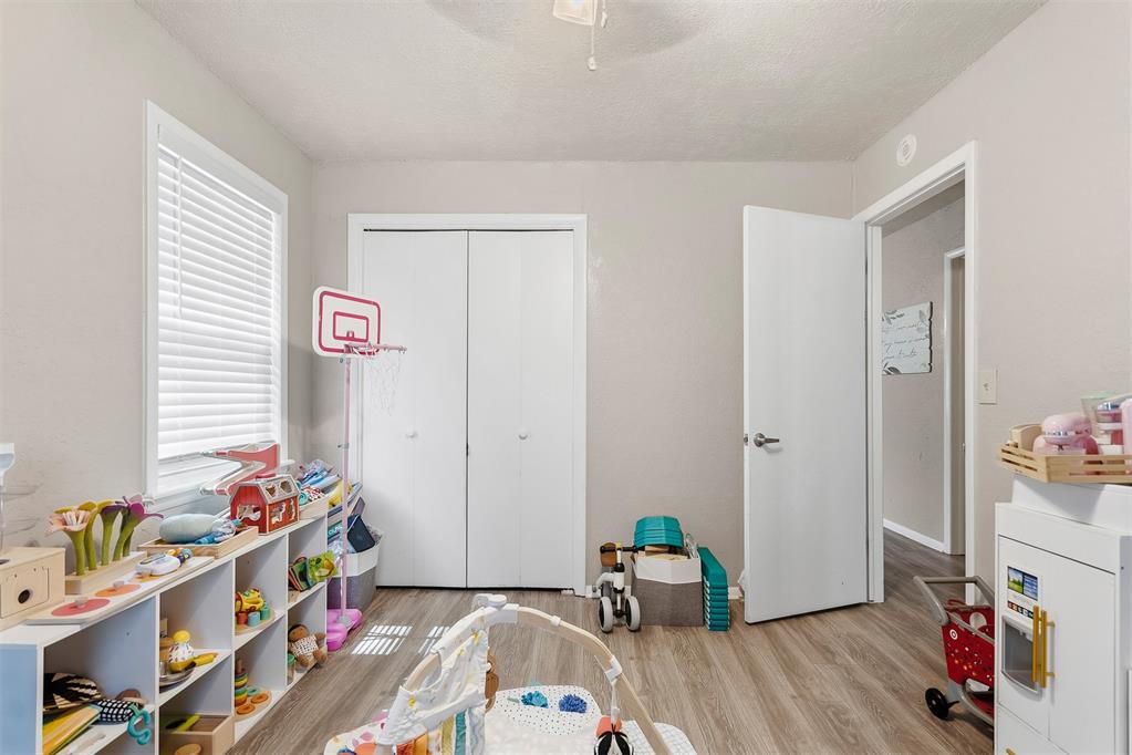302 W E Street Property Photo 15