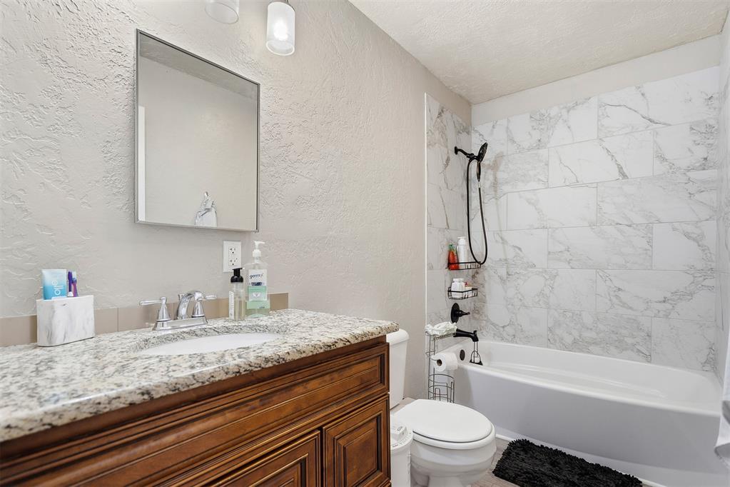 302 W E Street Property Photo 16