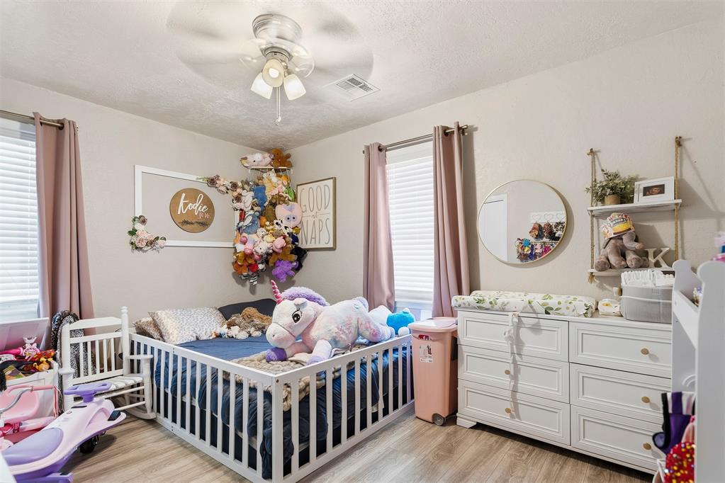 302 W E Street Property Photo 17