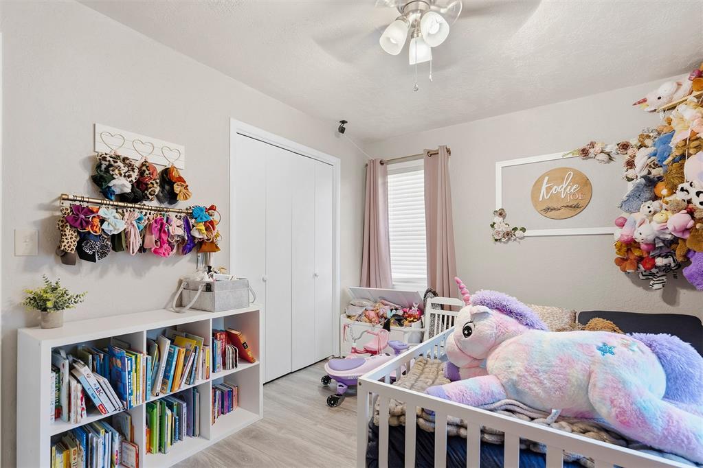 302 W E Street Property Photo 18