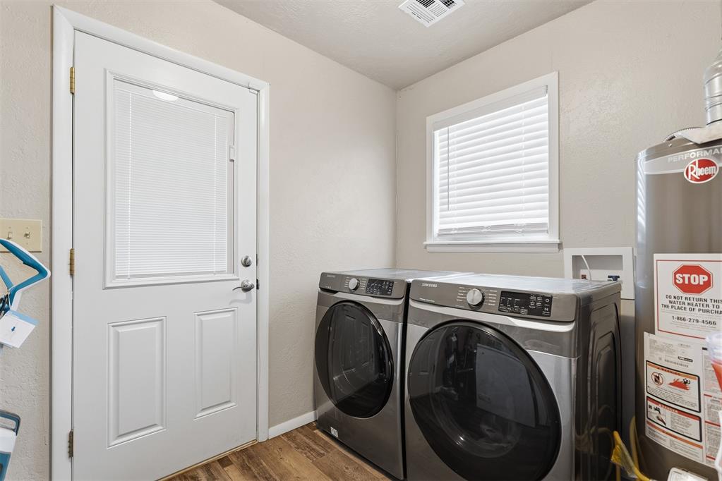 302 W E Street Property Photo 20