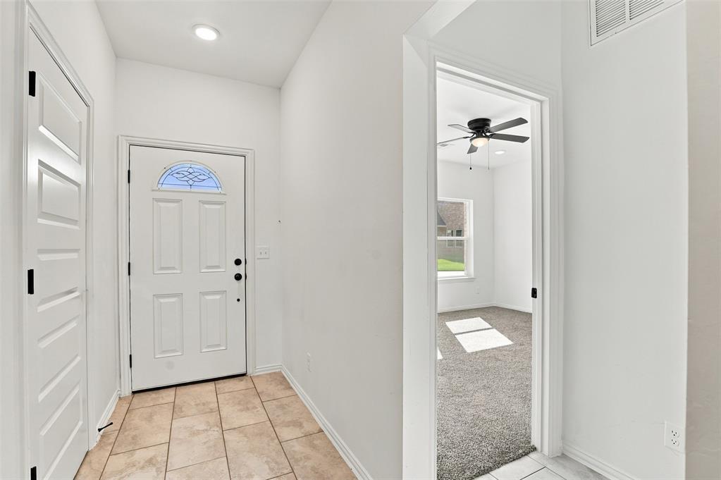 811 Venice Court Property Photo 7
