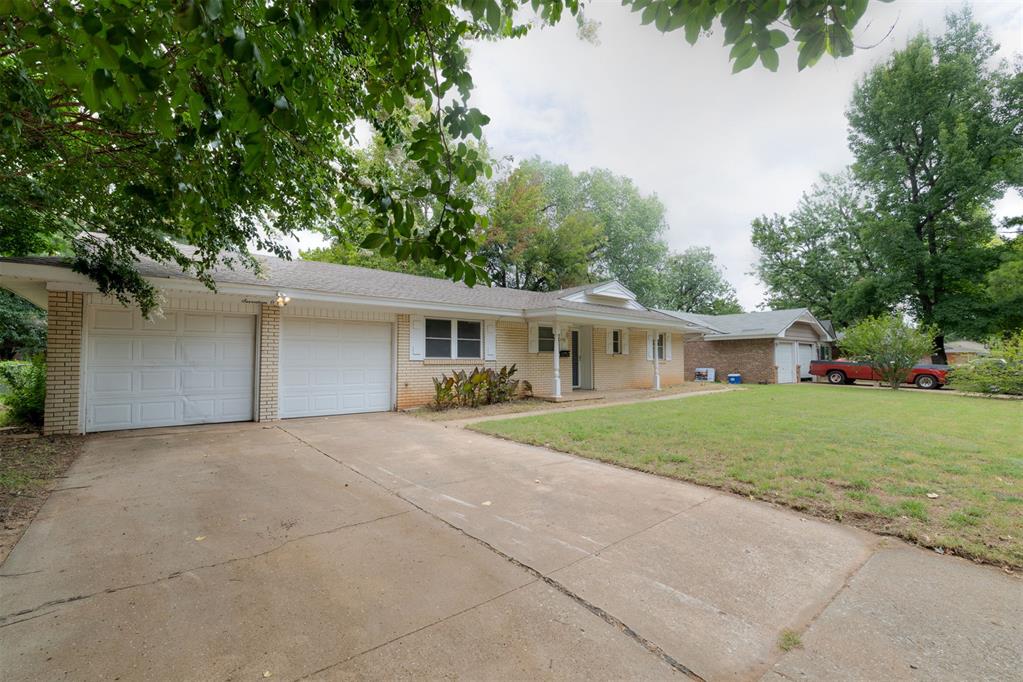 1701 Beverly Hills Street Property Photo 4