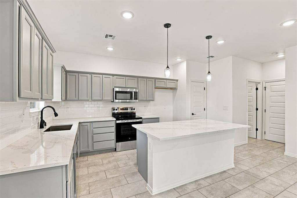 1006 Milan Lane Property Photo 11