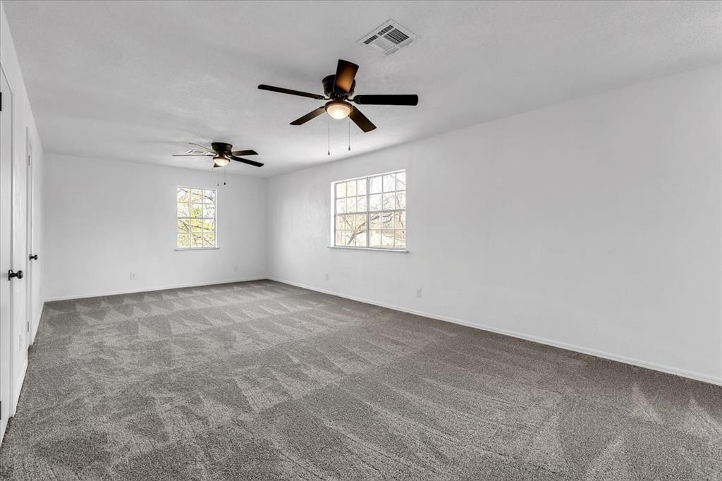 636 E Lea Terrace Property Photo 16