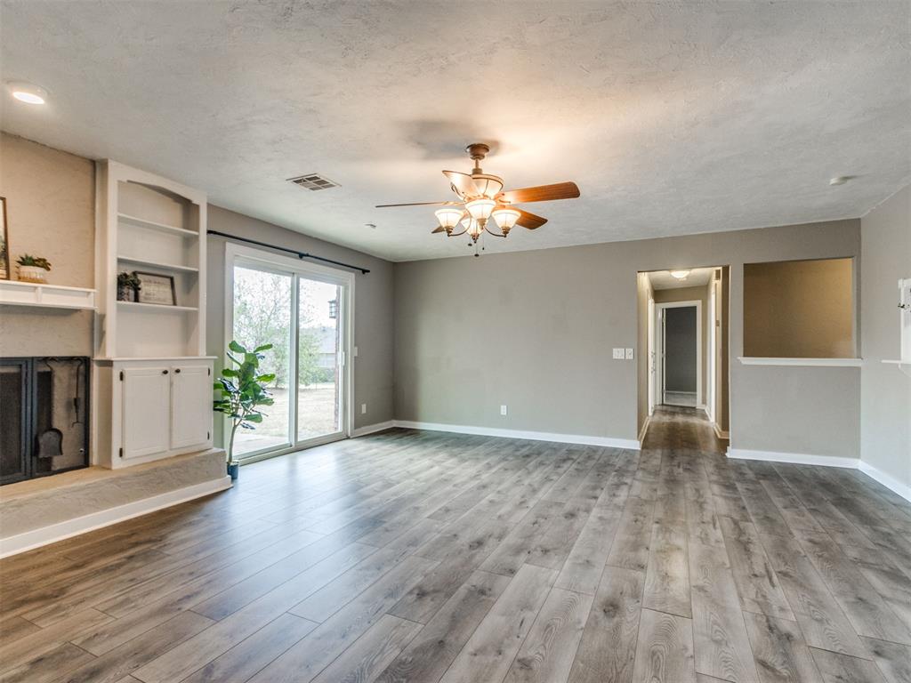 4908 Lincoln Square Property Photo 6