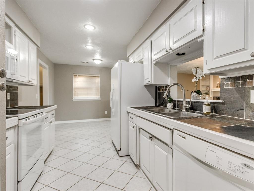4908 Lincoln Square Property Photo 11