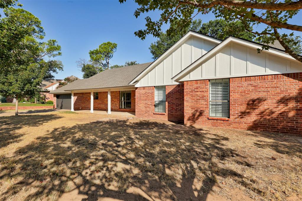 3809 Cedarbrook Drive Property Photo 4