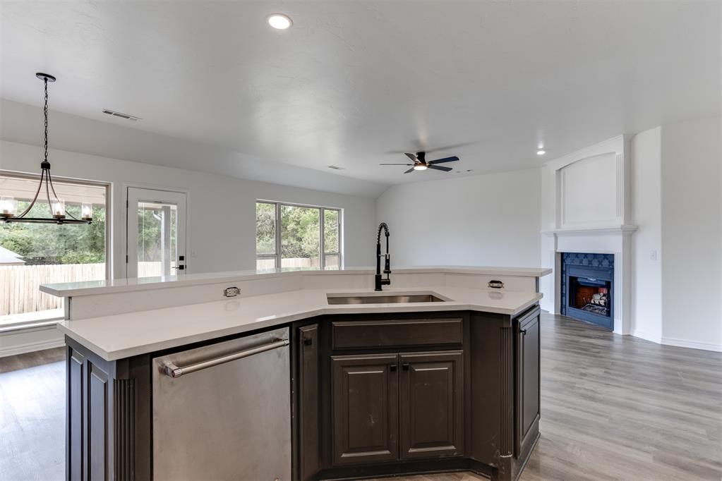 2505 Sutton Court Property Photo 11