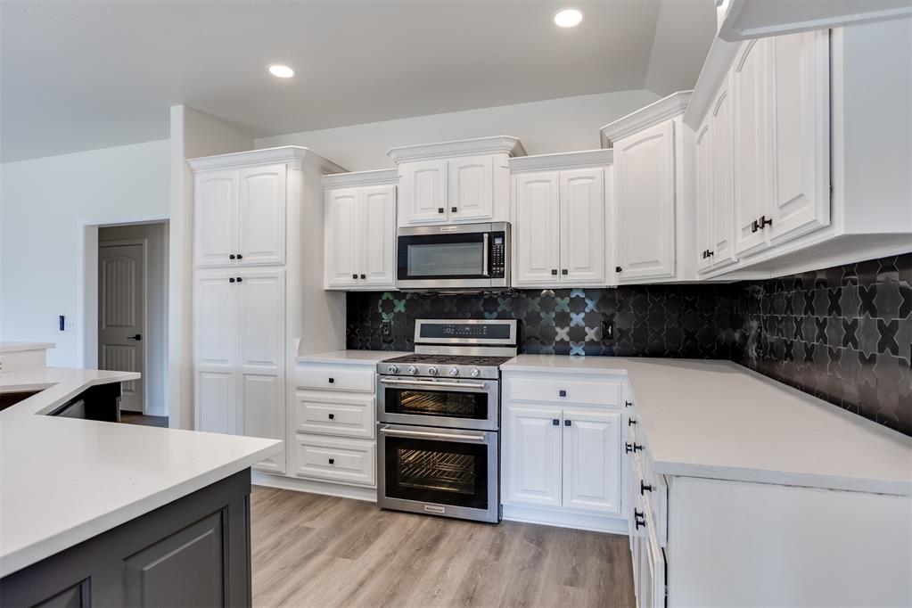 2505 Sutton Court Property Photo 15