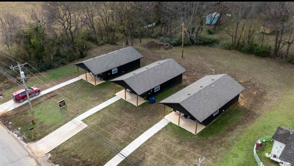 524 N Bryan Avenue Property Photo 2