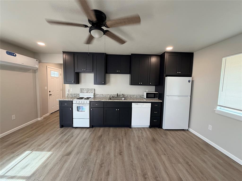 524 N Bryan Avenue Property Photo 5