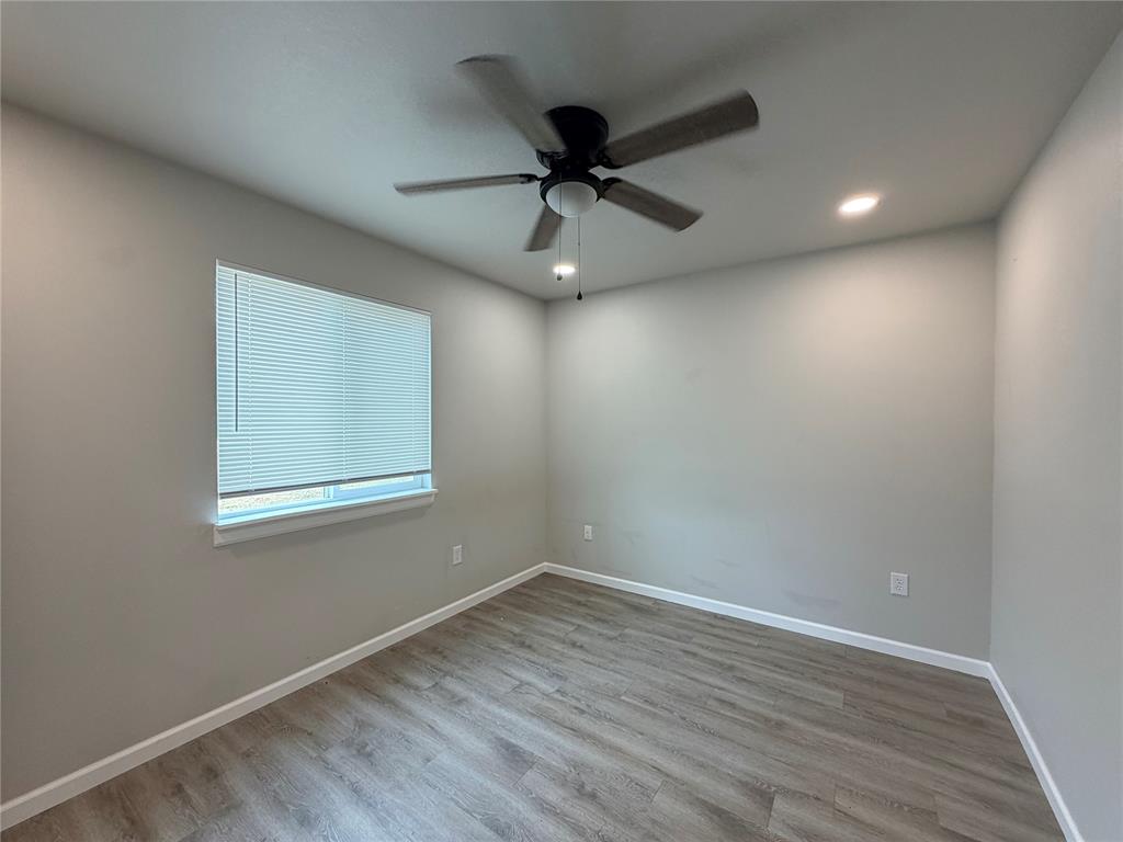524 N Bryan Avenue Property Photo 9