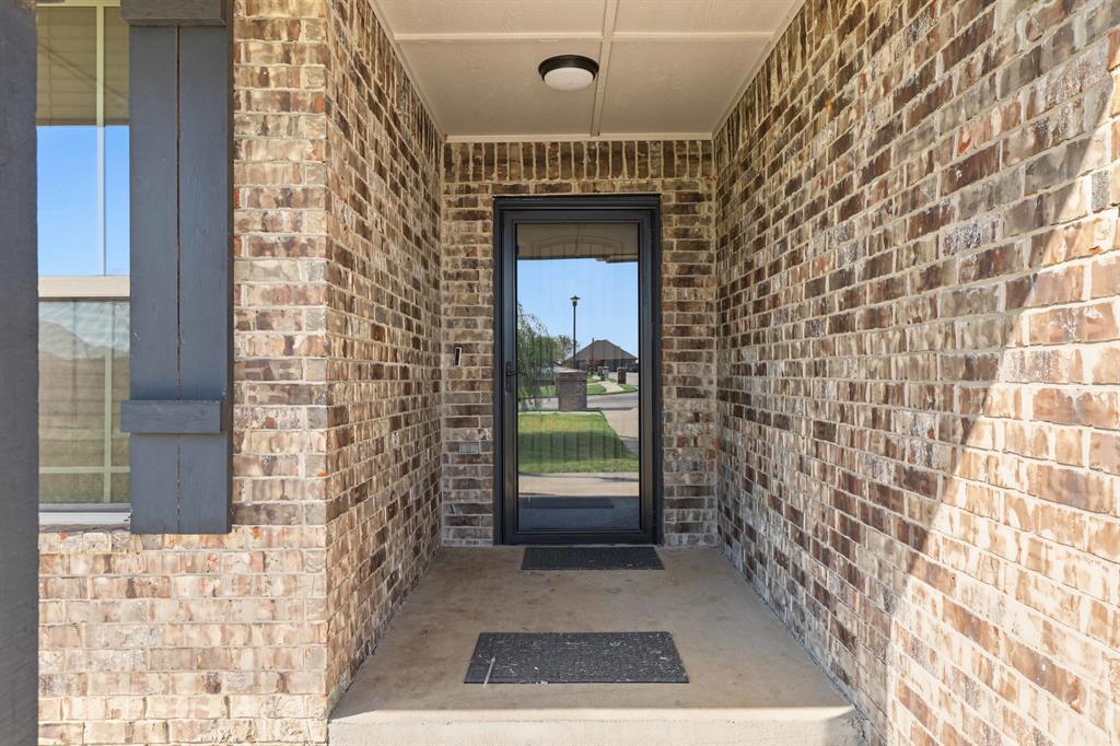 20575 Creekside Drive Property Photo 3