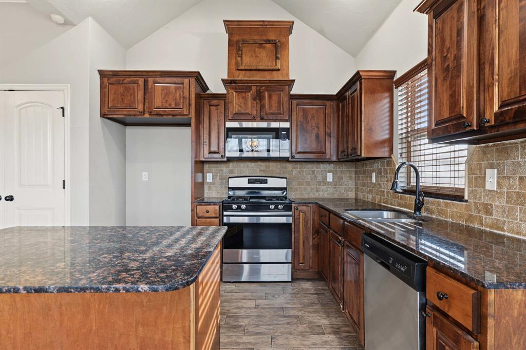 20575 Creekside Drive Property Photo 9