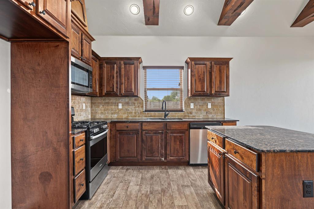 20575 Creekside Drive Property Photo 10