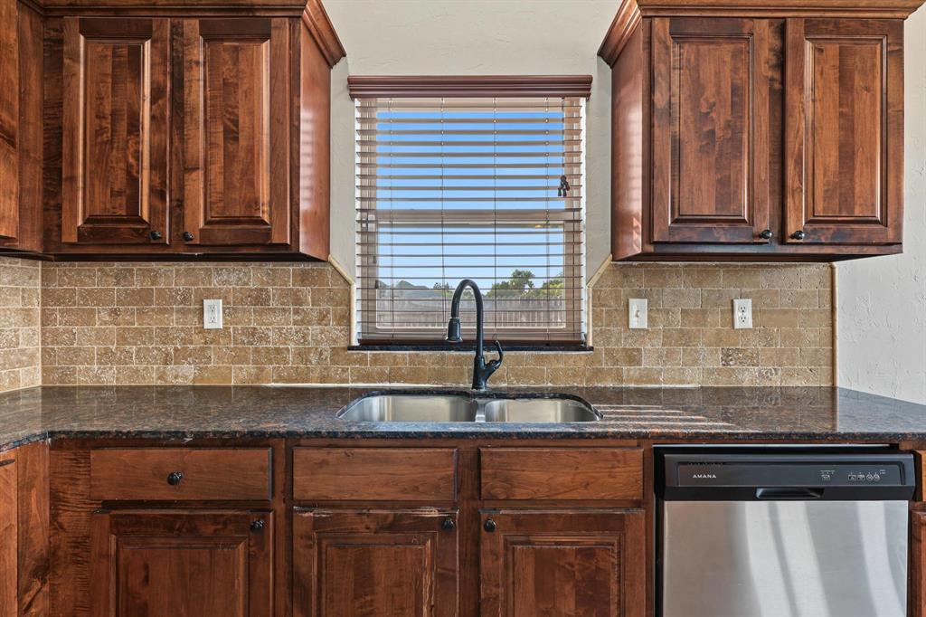 20575 Creekside Drive Property Photo 11