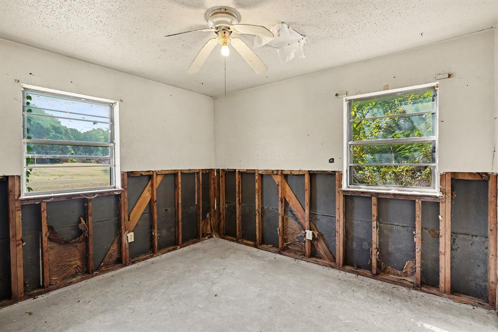 4513 Sunset Terrace Property Photo 9