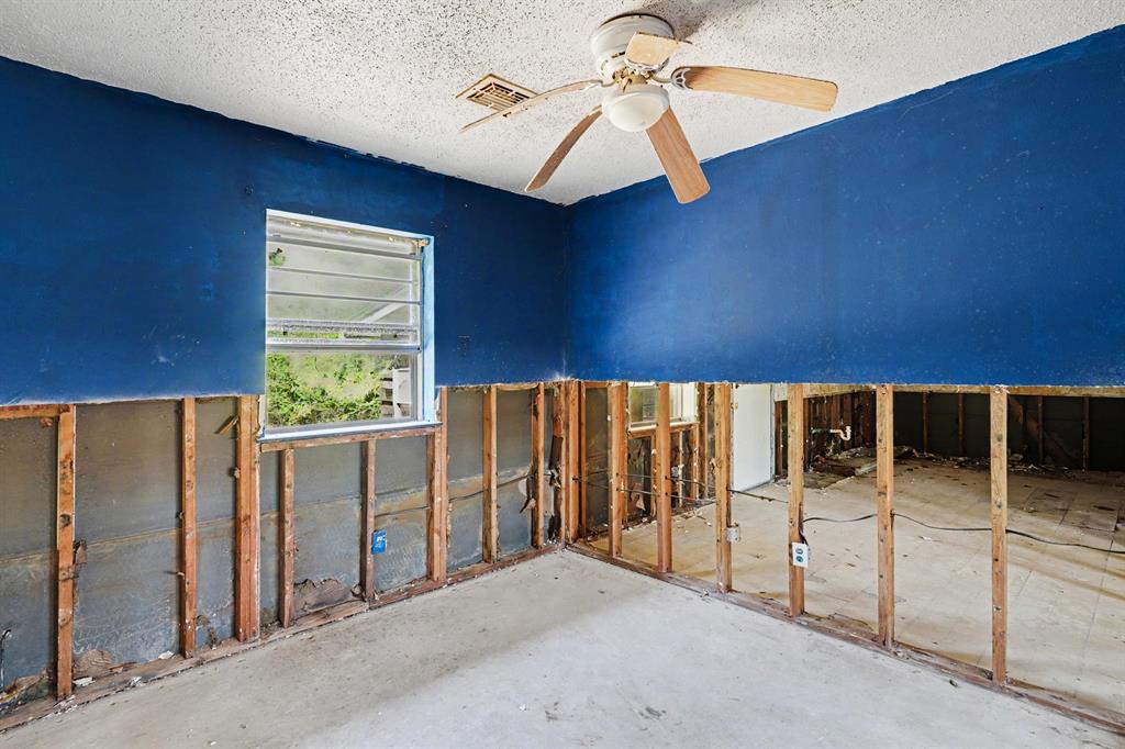4513 Sunset Terrace Property Photo 14