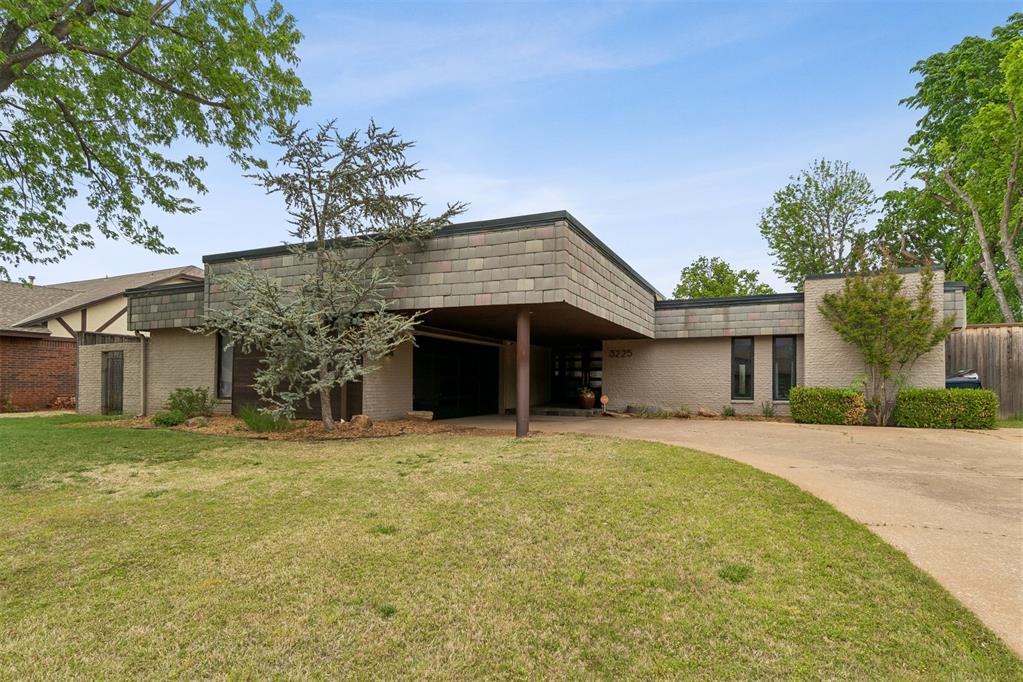 3225 Stonybrook Road Property Photo 1