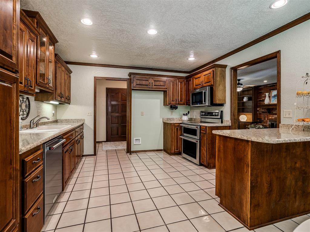1725 Still Water Lane Property Photo 6